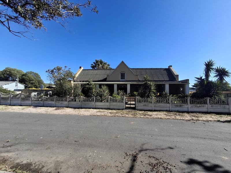 5 Bedroom Property for Sale in Stompneus Bay Western Cape